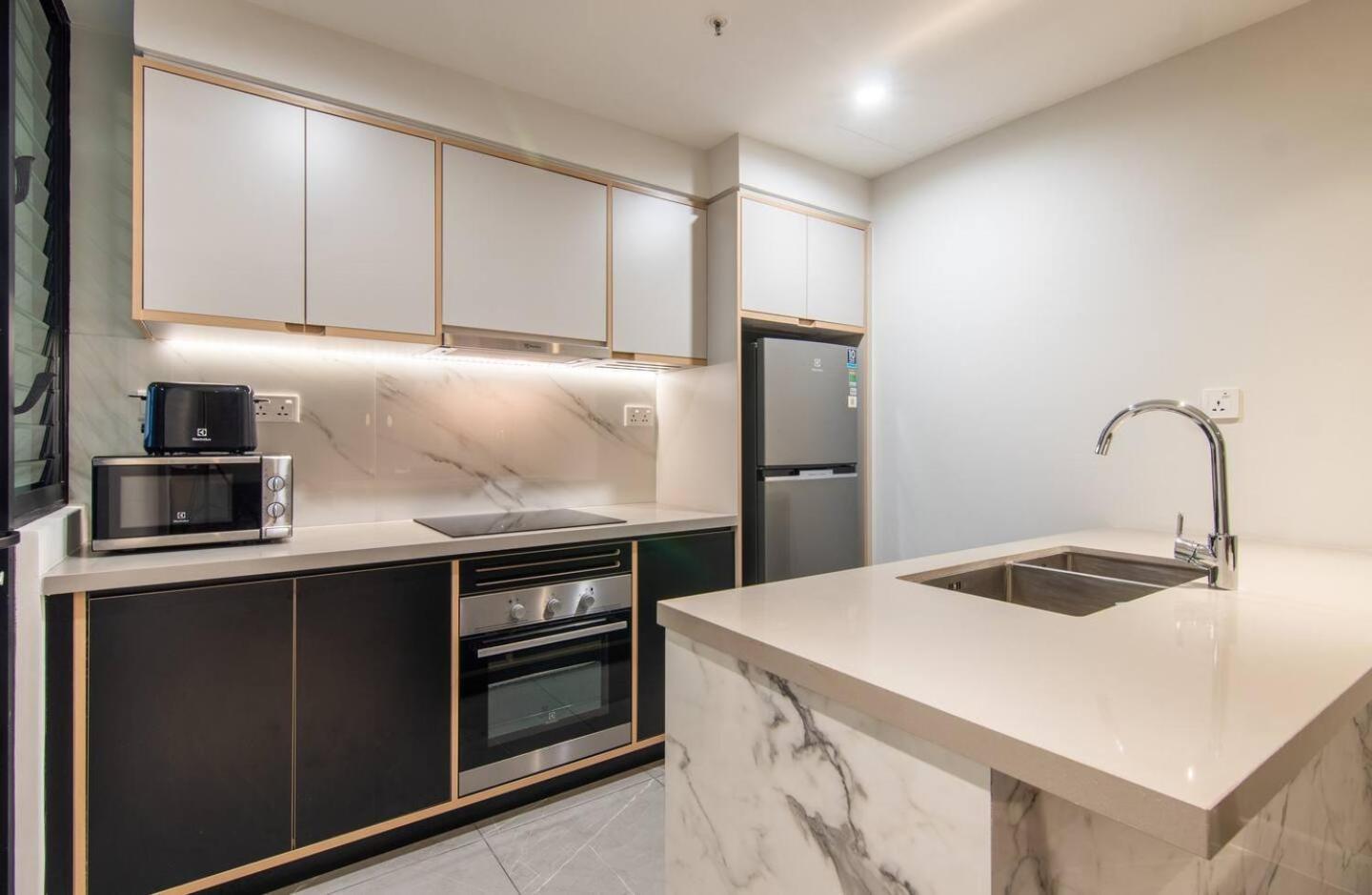 Luxury 2 Or 3Br Apartment In Dist 1 N Pool, Gym, Airport Pickup Ho Chi Minh City Exterior photo