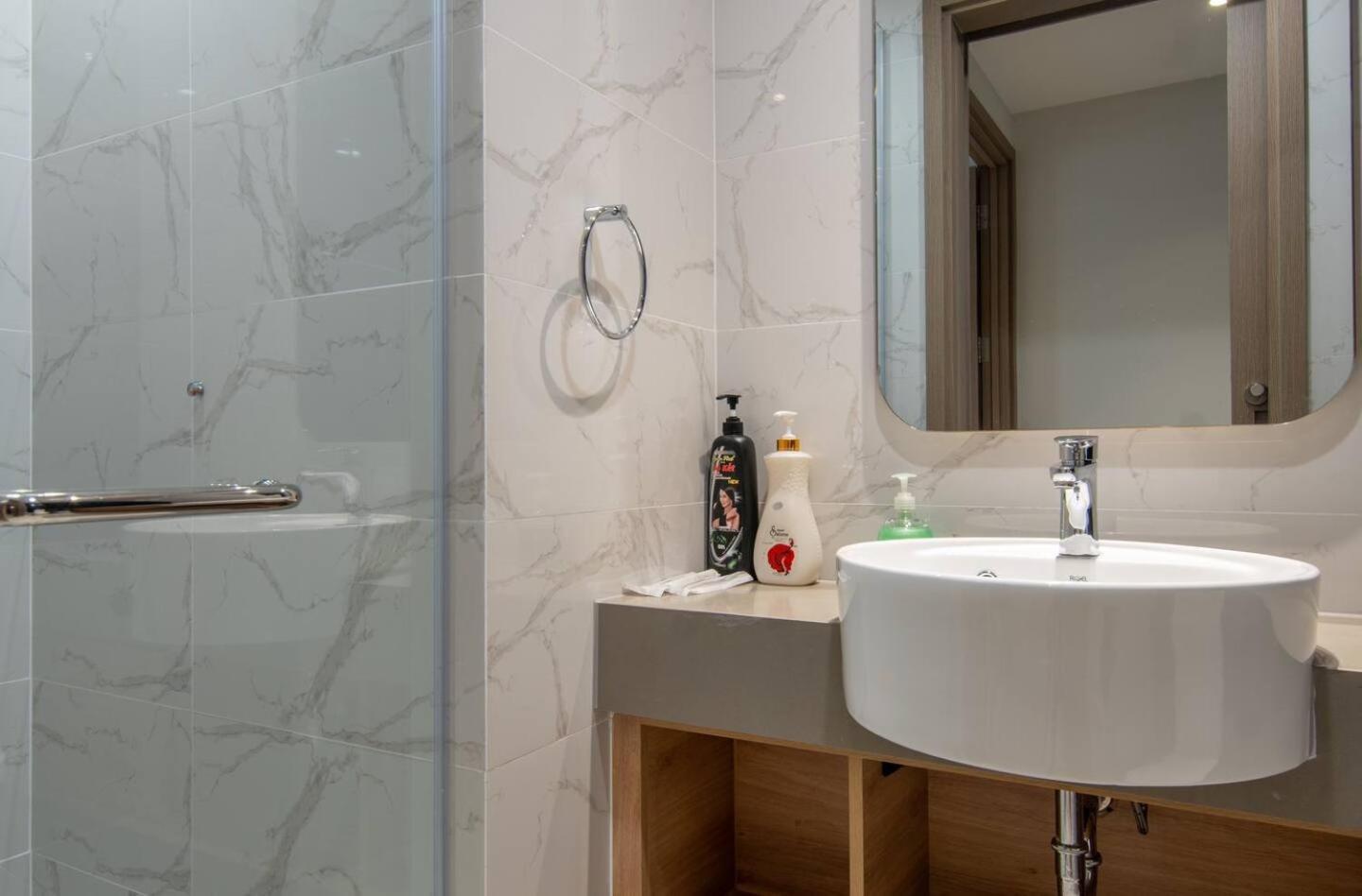 Luxury 2 Or 3Br Apartment In Dist 1 N Pool, Gym, Airport Pickup Ho Chi Minh City Exterior photo