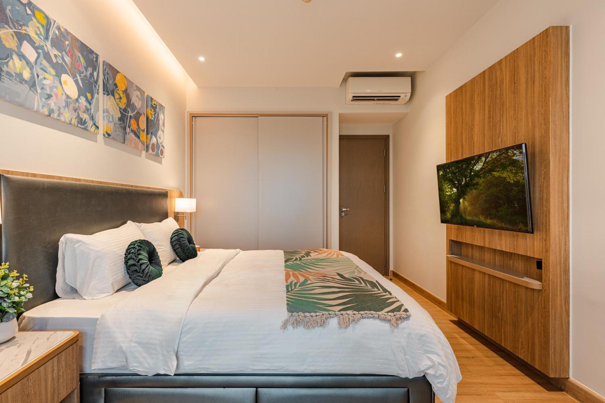 Luxury 2 Or 3Br Apartment In Dist 1 N Pool, Gym, Airport Pickup Ho Chi Minh City Exterior photo
